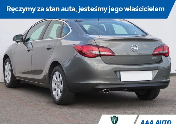 Opel Astra cena 40000 przebieg: 181340, rok produkcji 2016 z Nowe Miasto Lubawskie małe 106